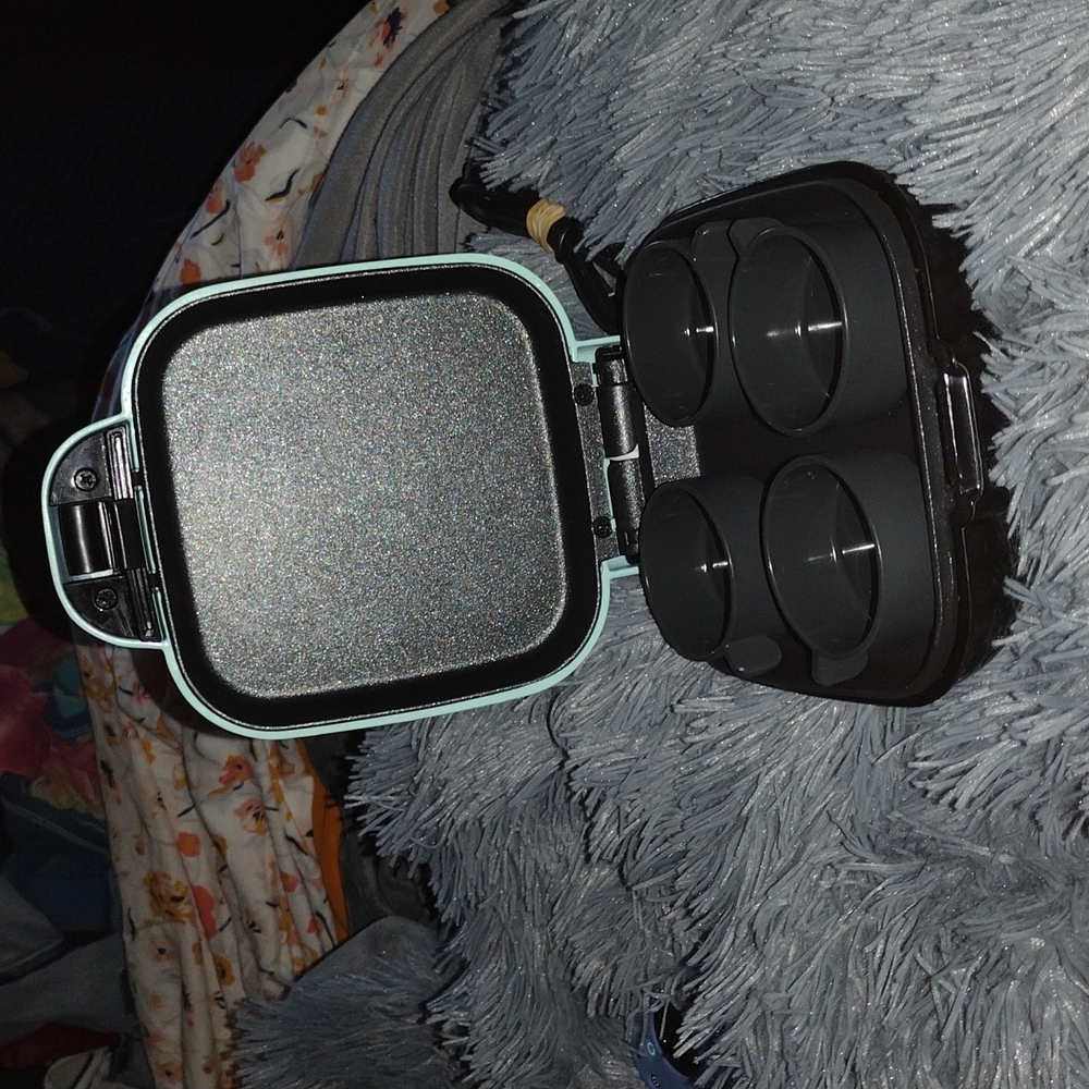 Dash eggbite maker - Picture 2 of 2